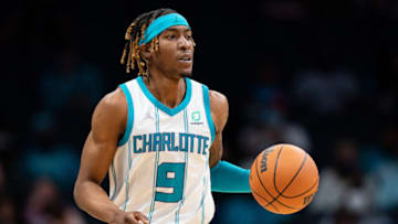 CHARLOTTE, NORTH CAROLINA - OCTOBER 13: Wes Iwundu #9 of the Charlotte Hornets brings the ball up court against the Dallas Mavericks during their game at Spectrum Center on October 13, 2021 in Charlotte, North Carolina. NOTE TO USER: User expressly acknowledges and agrees that, by downloading and or using this photograph, User is consenting to the terms and conditions of the Getty Images License Agreement. (Photo by Jacob Kupferman/Getty Images)