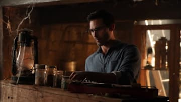 Superman & Lois -- "Into Oblivion" -- Image Number: SML208b_0209r.jpg -- Pictured: Tyler Hoechlin as Clark Kent -- Photo: Shane Harvey/The CW -- (C) 2022 The CW Network, LLC. All Rights Reserved