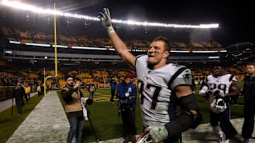 PITTSBURGH, PA - DECEMBER 17: Rob Gronkowski