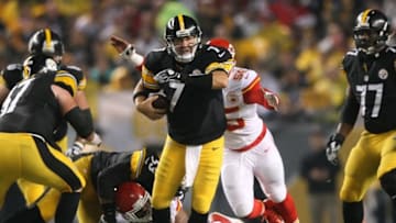 Oct 2, 2016; Pittsburgh, PA, USA; Pittsburgh Steelers quarterback Ben Roethlisberger (7) is sacked by Kansas City Chiefs linebacker Dee Ford (55) during the first quarter at Heinz Field. Mandatory Credit: Jason Bridge-USA TODAY Sports