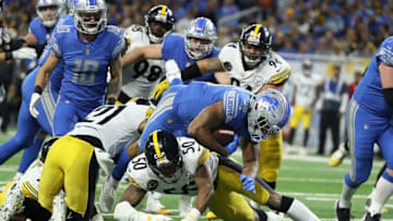 DETROIT, MI - OCTOBER 29: Ryan Shazier #50 of the Pittsburgh Steelers stops Dwayne Washington #36 of the Detroit Lions on the one yard line during the second half at Ford Field on October 29, 2017 in Detroit, Michigan. (Photo by Leon Halip/Getty Images)