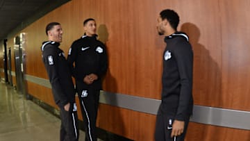 LOS ANGELES, CA - JANUARY 5: Lonzo Ball #2 and Jordan Clarkson #6 and Josh Hart #5 of the Los Angeles Lakers talk prior to the game against the Charlotte Hornets on January 5, 2018 at STAPLES Center in Los Angeles, California. NOTE TO USER: User expressly acknowledges and agrees that, by downloading and/or using this Photograph, user is consenting to the terms and conditions of the Getty Images License Agreement. Mandatory Copyright Notice: Copyright 2018 NBAE (Photo by Andrew D. Bernstein/NBAE via Getty Images)