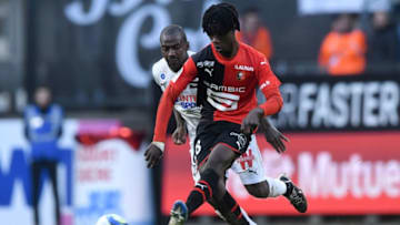 Amiens' Congolese forward Gael Kakuta (L) vies for the ball with Rennes' French midfielder Eduardo Camavinga during the French L1 football match between Stade Rennais Football Club and SC Amiens, on November 10, 2019, at the Roazhon Park, in Rennes, northwestern France. (Photo by JEAN-FRANCOIS MONIER / AFP) (Photo by JEAN-FRANCOIS MONIER/AFP via Getty Images)