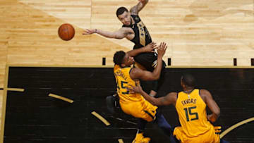 TORONTO, CANADA - JANUARY 26: Fred VanVleet #23 of the Toronto Raptors passes the ball against the Utah Jazz on January 26, 2018 at the Air Canada Centre in Toronto, Ontario, Canada. NOTE TO USER: User expressly acknowledges and agrees that, by downloading and or using this Photograph, user is consenting to the terms and conditions of the Getty Images License Agreement. Mandatory Copyright Notice: Copyright 2018 NBAE (Photo by Mark Blinch/NBAE via Getty Images)