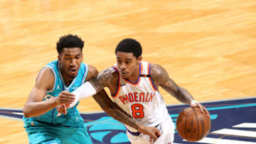 CHARLOTTE, NC - MARCH 10: Tyler Ulis #8 of the Phoenix Suns handles the ball against the Charlotte Hornets on March 10, 2018 at Spectrum Center in Charlotte, North Carolina. NOTE TO USER: User expressly acknowledges and agrees that, by downloading and or using this photograph, User is consenting to the terms and conditions of the Getty Images License Agreement. Mandatory Copyright Notice: Copyright 2018 NBAE (Photo by Brock Williams-Smith/NBAE via Getty Images)