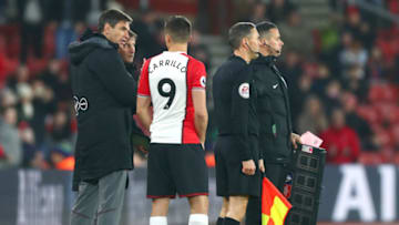 SOUTHAMPTON, ENGLAND - JANUARY 27: Guido Carrillo speaks with Mauricio Pellegrino, Manager of Southampton during The Emirates FA Cup Fourth Round match between Southampton and Watford at St Mary's Stadium on January 27, 2018 in Southampton, England. (Photo by Clive Rose/Getty Images)
