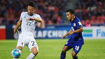 BANGKOK, THAILAND - SEPTEMBER 06: Maya Yoshida (L)