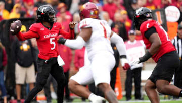 Cincinnati Bearcats take on Iowa State Cyclones at Nippert Stadium in 2023.