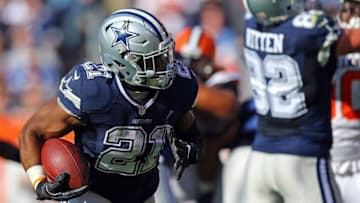 Nov 6, 2016; Cleveland, OH, USA; Dallas Cowboys running back Ezekiel Elliott (21) carries the ball for a touchdown against the Cleveland Browns in the first half at FirstEnergy Stadium. Mandatory Credit: Aaron Doster-USA TODAY Sports