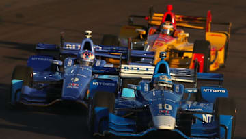 AVONDALE, AZ - APRIL 29: Tony Kanaan of Brazil, driver of the #10 Chip Ganassi Racing Honda leads Scott Dixon of New Zealand, driver of the #9 Chip Ganassi Racing Honda and Ryan Hunter-Reay, driver of the #28 Andretti Autosport Honda during the Desert Diamond West Valley Phoenix Grand Prix at Phoenix International Raceway on April 29, 2017 in Avondale, Arizona. (Photo by Christian Petersen/Getty Images)