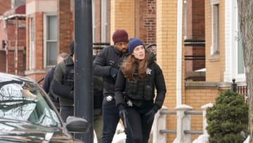 CHICAGO P.D. -- "Closer" Episode 916 -- Pictured: (l-r) LaRoyce Hawkins as Kevin Atwater, Marina Squerciati as Kim Burgess -- (Photo by: Lori Allen/NBC)