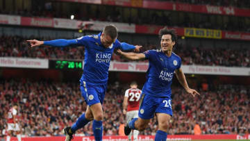 LONDON, ENGLAND - AUGUST 11: (L-R) Jamie Vardy of Leicester City celebrates with teammate Shinji Okazaki of Leicester City after scoring his team's second goal during the Premier League match between Arsenal and Leicester City at the Emirates Stadium on August 11, 2017 in London, England. (Photo by Shaun Botterill/Getty Images)
