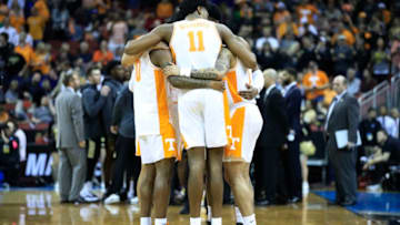 LOUISVILLE, KENTUCKY - MARCH 28: The Tennessee Volunteers huddle prior to the game against the Purdue Boilermakers during the 2019 NCAA Men's Basketball Tournament South Regional at the KFC YUM! Center on March 28, 2019 in Louisville, Kentucky. (Photo by Andy Lyons/Getty Images)