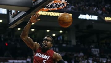 Jan 22, 2016; Toronto, Ontario, CAN; Miami Heat forward Amar'e Stoudemire (5) dunks against the Toronto Raptors during the first half at the Air Canada Centre. Mandatory Credit: John E. Sokolowski-USA TODAY Sports