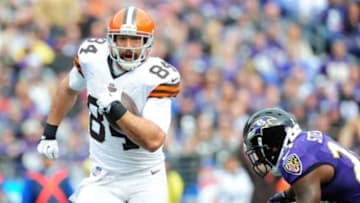Dec 28, 2014; Baltimore, MD, USA; Cleveland Browns tight end Jordan Cameron (84) runs with the ball in the first quarter against the Baltimore Ravens at M&T Bank Stadium. Mandatory Credit: Evan Habeeb-USA TODAY Sports