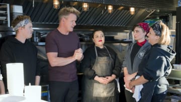 GORDON RAMSAY'S 24 HOURS TO HELL AND BACK: Gordon Ramsay (Center) with the restaurant owners and staff in the "Blend On Main" episode of GORDON RAMSAY'S 24 HOURS TO HELL AND BACK airing Tuesday, Jan. 14 (9:00-10:00 PM ET/PT) on FOX. CR: Jeff Neira / FOX ©2020 FOX MEDIA LLC.