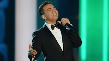 Cristian Castro está de novio con una joven llamada Maite