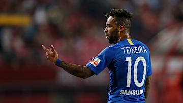 Atacante de 31 anos está livre no mercado. 