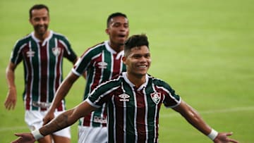 Evanilson deixa o Fluminense rumo ao Porto, que deu um chapéu no Crystal Palace.