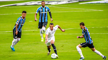 Equipes duelam na Arena Grêmio | 2020 Brasileirao Series A:  Gremio v Santos Play Behind Closed Doors Amidst the Coronavirus (COVID -