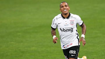 O Corinthians não pretende renovar com Rómulo Otero, segundo portal. 