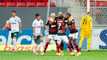 Mais intenso e agressivo, Flamengo vai bem, supera o Palmeiras e entra com tudo na briga pelo título do Campeonato Brasileiro. 