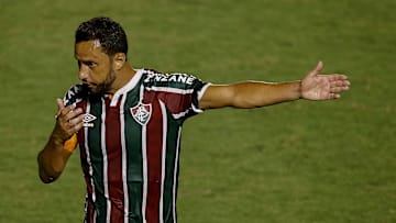 Nenê desperdiçou penalidade ainda no primeiro tempo