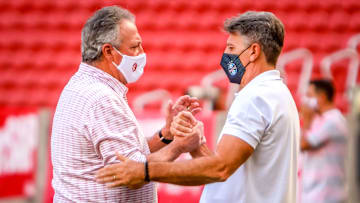 Quais técnicos não devem mudar de clube na próxima temporada? Veja.