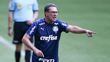 Eu escalo eles para jogar, e eles colocam o potencial deles dentro do jogo", destaca Luxemburgo sobre meias do Palmeiras.