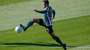 O Coritiba venceu o Cianorte no primeiro duelo por 3 a 2.