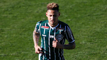 Coritiba e Atlético-GO se enfrentam pela 19ª rodada do Brasileiro. 