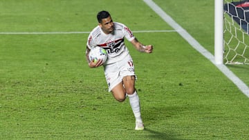 Sem o suspenso Luciano, Fernando Diniz tem 'grande vazio' para preencher no ataque do São Paulo para a Conmebol Libertadores. 