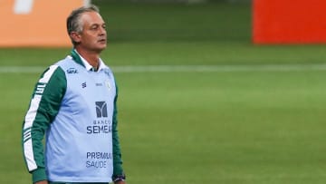 Sem Felipão, o Cruzeiro vai em busca de um novo treinador para a próxima temporada. Quem pode assumir a Raposa? Veja. 