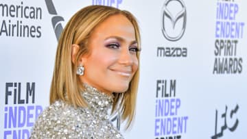 Jennifer Lopez anunció que lanzará su propia marca de maquillaje 