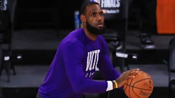LeBron James es un seguidor furibundo de la NFL y celebra las buenas jugadas en la liga