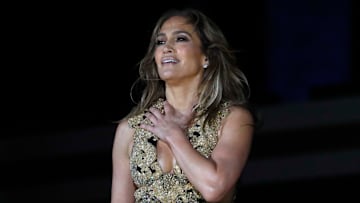 Jennifer López es una reconocida cantante, actriz y empresaria estadounidense con raíces latinas