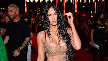Megan Fox asistió a la entrega de premios con un impactante look