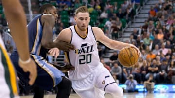 Nov 14, 2016; Salt Lake City, UT, USA; Utah Jazz forward Gordon Hayward (20) dribbles the ball against Memphis Grizzlies forward JaMychal Green (0) during the second half at Vivint Smart Home Arena. Memphis won 102-96. Mandatory Credit: Russ Isabella-USA TODAY Sports