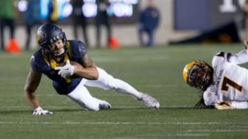 Nov 28, 2015; Berkeley, CA, USA; California Golden Bears wide receiver Bryce Treggs (1) catches the ball for a first down during the fourth quarter at Memorial Stadium. The California Golden Bears defeated the Arizona State Sun Devils 48-46. Mandatory Credit: Kelley L Cox-USA TODAY Sports