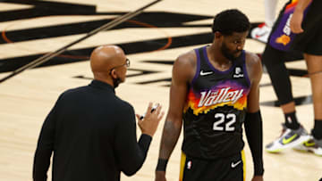 Head coach Monty Williams of the Phoenix Suns talks with Deandre Ayton #22 (Photo by Christian Petersen/Getty Images)