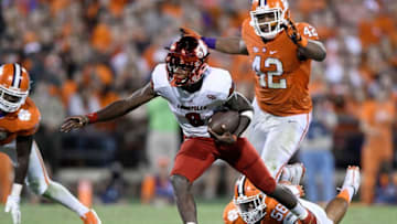 CLEMSON, SC - OCTOBER 01: Lamar Jackson #8 of the Louisville Cardinals in action against the Clemson Tigers during the game at Memorial Stadium on October 1, 2016 in Clemson, South Carolina. (Photo by Grant Halverson/Getty Images)