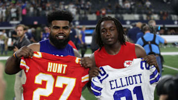 ARLINGTON, TX - NOVEMBER 05: Dallas Cowboys running back Ezekiel Elliott (#21) and Kansas City Chiefs running back Kareem Hunt (#27) exchange jerseys during the NFL football game between the Dallas Cowboys and the Kansas City Chiefs on November 5, 2017 at AT&T Stadium in Arlington, Texas. (Photo by Matthew Visinsky/Icon Sportswire via Getty Images)