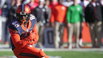 CHAMPAIGN, IL - NOVEMBER 14: Desmond Cain #86 of the Illinois Fighting Illini is shoe tackled by Raekwon McMillan #5 of the Ohio State Buckeyesat Memorial Stadium on November 14, 2015 in Champaign, Illinois. (Photo by Jonathan Daniel/Getty Images)