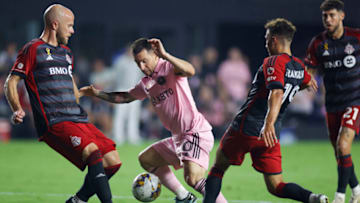 FORT LAUDERDALE, FLORIDA - SEPTEMBER 20: Lionel Messi #10 of Inter Miami in action against Toronto FC at DRV PNK Stadium on September 20, 2023 in Fort Lauderdale, Florida. (Photo by Carmen Mandato/Getty Images)