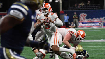 Clemson quarterback D.J. Uiagalelei (5) scrambles during the fourth quarter at the Mercedes-Benz Stadium in Atlanta, Georgia Monday, September 5, 2022.Ncaa Fb Clemson At Georgia Tech