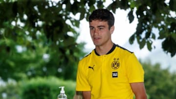 BAD RAGAZ, SWITZERLAND - AUGUST 13: (BILD ZEITUNG OUT) Giovanni Reyna of Borussia Dortmund gives an interview during day 4 of the pre-season summer training camp of Borussia Dortmund on August 13, 2020 in Bad Ragaz, Switzerland. (Photo by Roland Krivec/DeFodi Images via Getty Images)