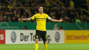 DORTMUND, GERMANY - OCTOBER 31: Julian Weigl of Borussia Dortmund gestures during the DFB Cup match between Borussia Dortmund and 1. FC Union Berlin at Signal Iduna Park on October 31, 2018 in Dortmund, Germany. (Photo by TF-Images/Getty Images)