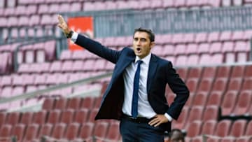 BARCELONA, SPAIN - OCTOBER 01: Coach Luis Ernesto Valverde Tejedor of FC Barcelona during the La Liga 2017-18 match between FC Barcelona and Las Palmas at Camp Nou on 01 October 2017 in Barcelona, Spain. (Photo by Power Sport Images/Getty Images)