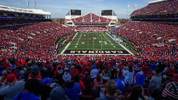 Coach Prime's major recent Colorado football de-commit is aiming to visit one school during the month of December, he told ESPN Mandatory Credit: The Courier-Journal