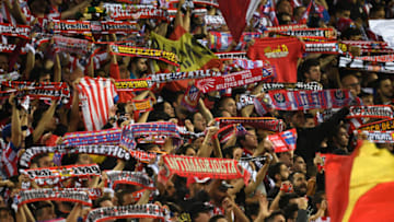 MADRID, SPAIN - MAY 10: Atletico Madrid supporters cheer prior to the UEFA Champions League Semi Final second leg match between Club Atletico de Madrid and Real Madrid CF at Vicente Calderon Stadium on May 10, 2017 in Madrid, Spain. (Photo by Etsuo Hara/Getty Images)